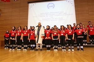 Acil Yardım ve Afet Yönetimi Bölümü ve Hemşirelik Bölümü Üniforma Giyme ve Yemin Töreni Gerçekleştirildi