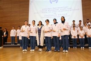 Acil Yardım ve Afet Yönetimi Bölümü ve Hemşirelik Bölümü Üniforma Giyme ve Yemin Töreni Gerçekleştirildi