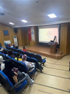 Acil Yardım ve Afet Yönetimi Bölümü 1. Sınıf Öğrencilerine Yönelik Oryantasyon Eğitimi Gerçekleştirildi