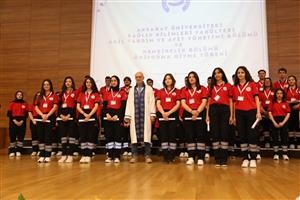 Acil Yardım ve Afet Yönetimi Bölümü ve Hemşirelik Bölümü Üniforma Giyme ve Yemin Töreni Gerçekleştirildi